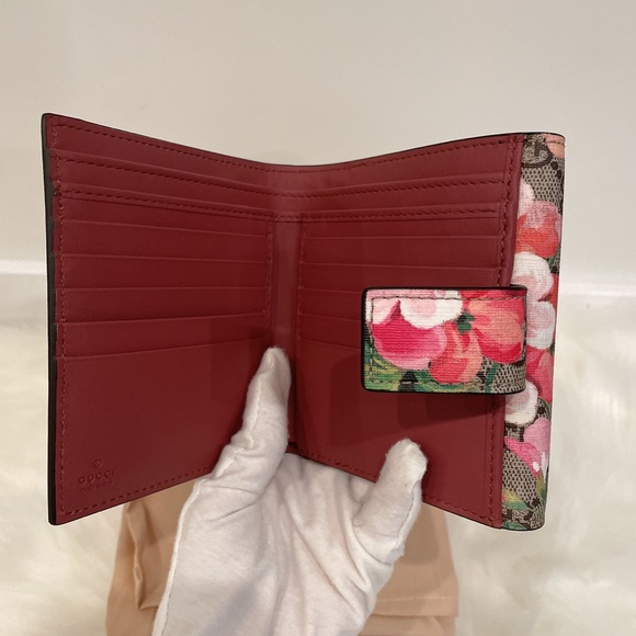 GUCCI 470071 GG Supreme Monogram Blooms Print French Flap Wallet Antique Rose - Picture 12 of 13